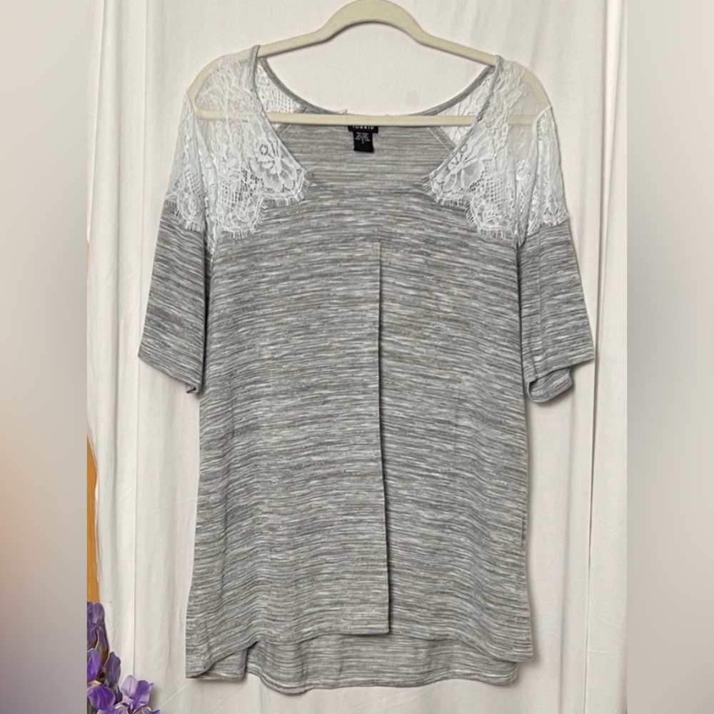 Torrid Gray Women's Dolman Top with White Lace Size 3(22/24)